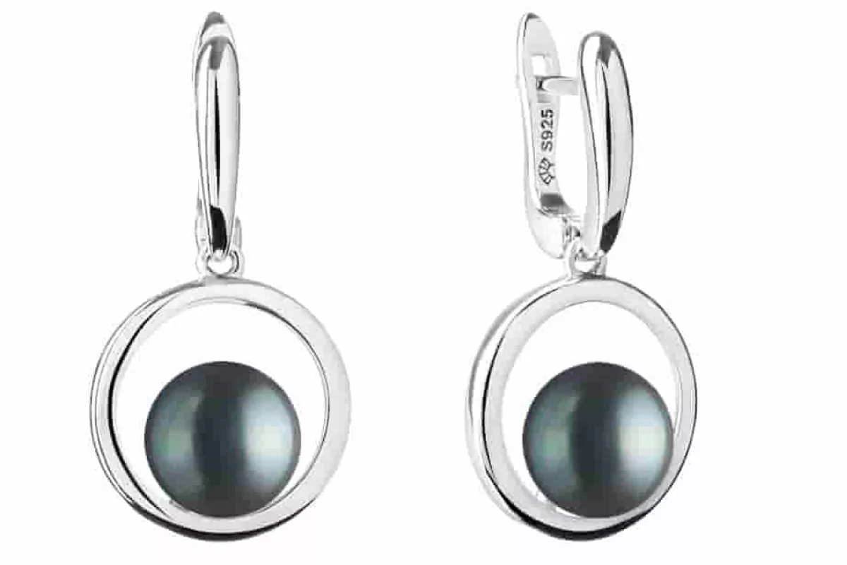 Casual Perlenohrringe schwarz rund 8.5-9 mm, Englischer Verschluss, Gaura Pearls, Estland Casual Perlenohrringe schwarz rund 8.5-9 mm, Englischer Verschluss, Gaura Pearls, Estland